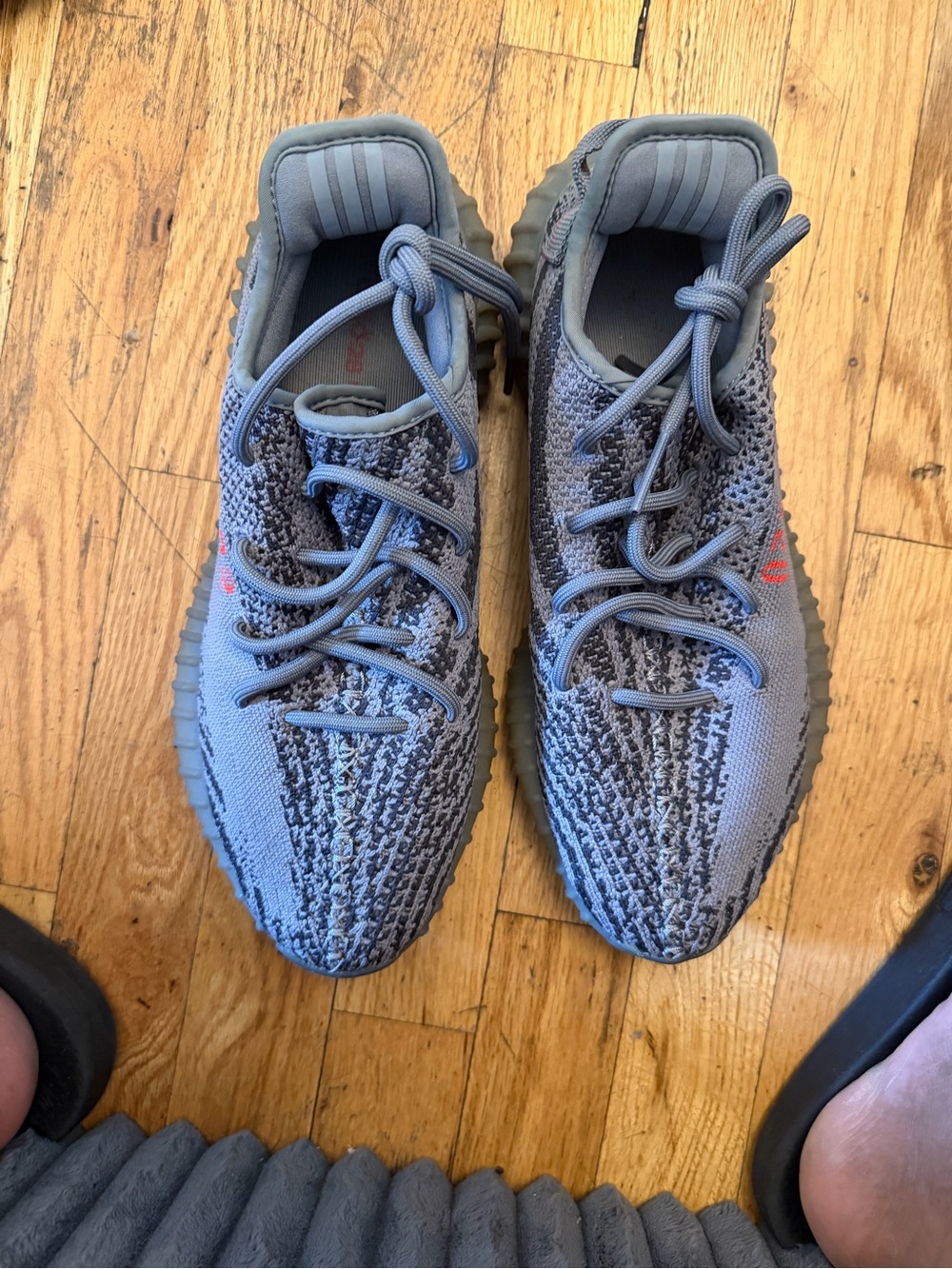 Yeezy Boost 350 V2 Slate Gray Knit Sneakers with Subtle Red Accent